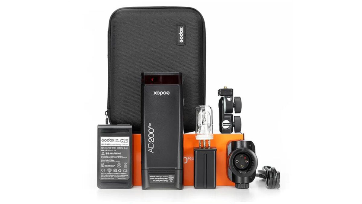 The 3 Best Photography Lighting Kits For Taking Photos A Pack Of Photography Lighting Kit On A White Background.