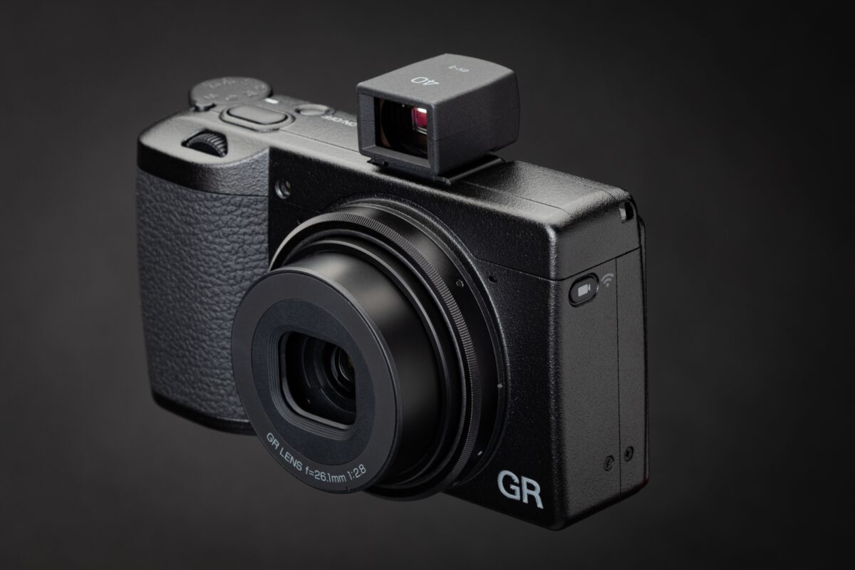 The Best Budget Friendly Cameras For Beginners A Budget-Friendly Black Camera With A Lens Attached To It.